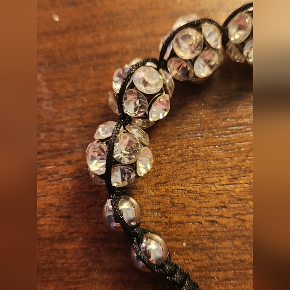 Black Adjustable knotted bracelet - Picture 3 of 5